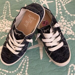 JellyPop comfort fit sneakers. Size: 5.5.  Excellent condition. Priced to sell.